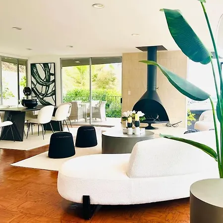 Urban Oasis: Stylish Mid-Century Home In Weho Los Angeles Exterior photo